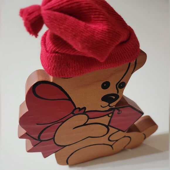 Teddybear Plaque with Red Knit Hat and Bow - Picture 3 of 9